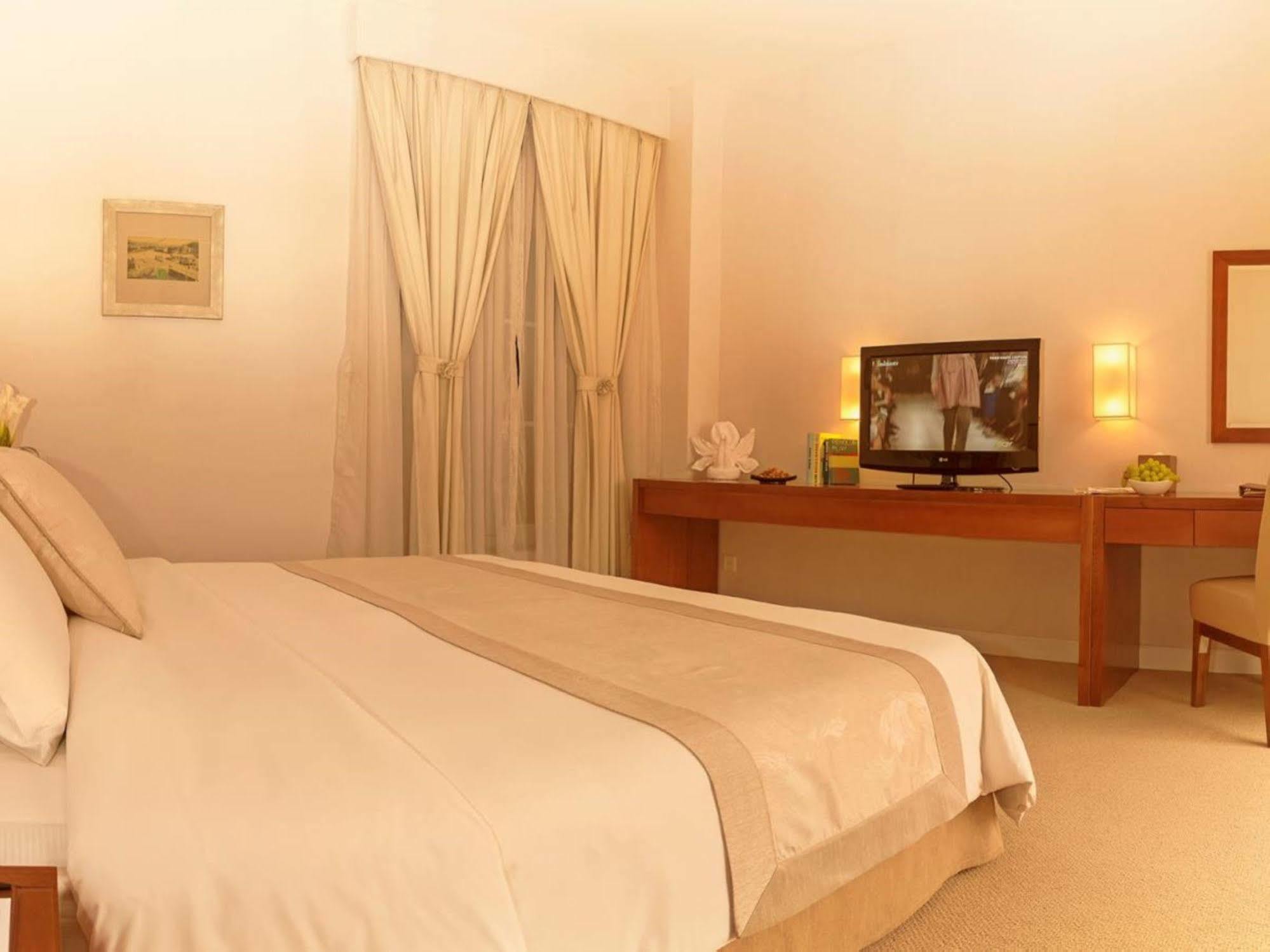 Catina Saigon Hotel Ho Chi Minh City Exterior photo