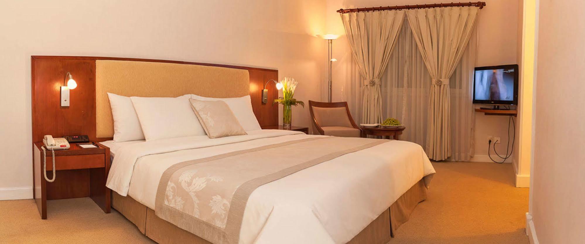 Catina Saigon Hotel Ho Chi Minh City Exterior photo